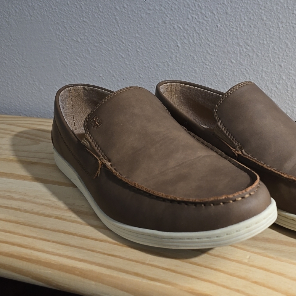 Izod Men's Tan Leather Slip-On Loafers